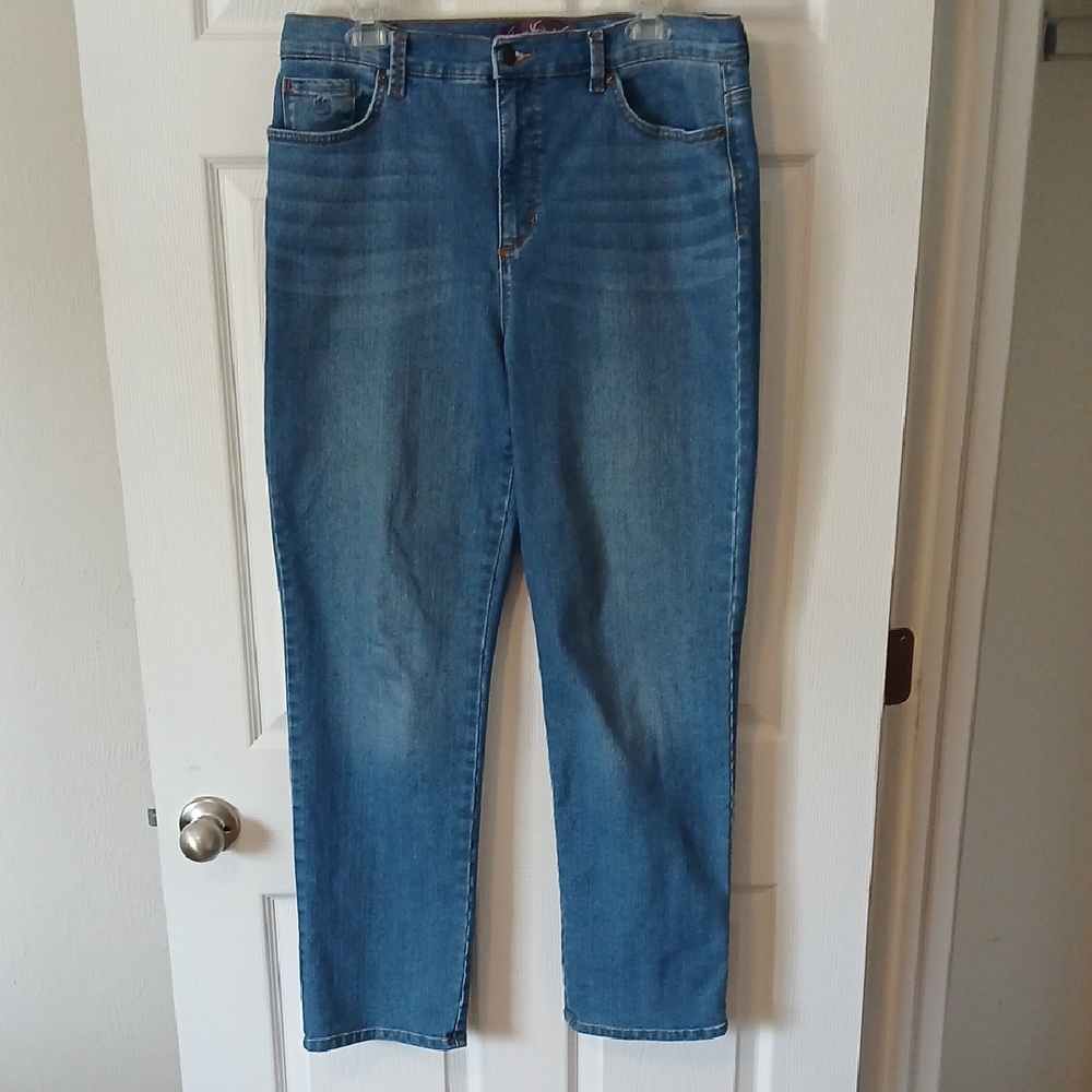 Gloria Vanderbilt Stretch Blue women's straight leg jeans, AMANDA style, Size 14